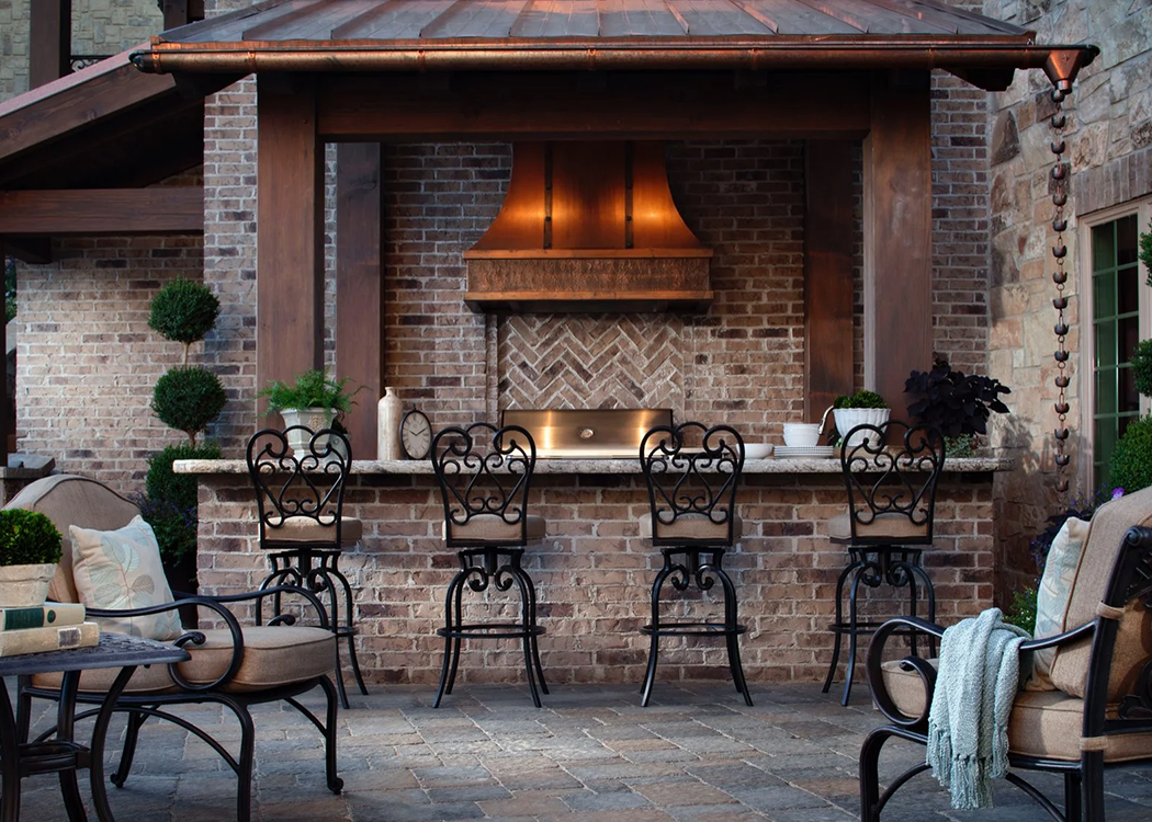 outdoor kitchen with bar